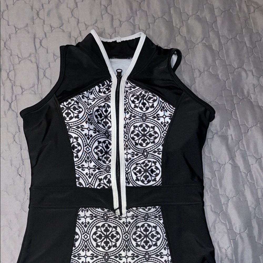 Design Swimsuit - Picture 5 of 11
